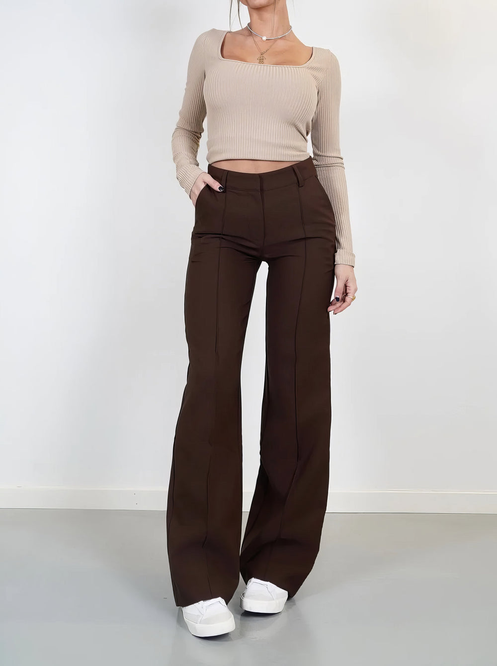 Arna | Pantalon taille haute élégant à jambe droite