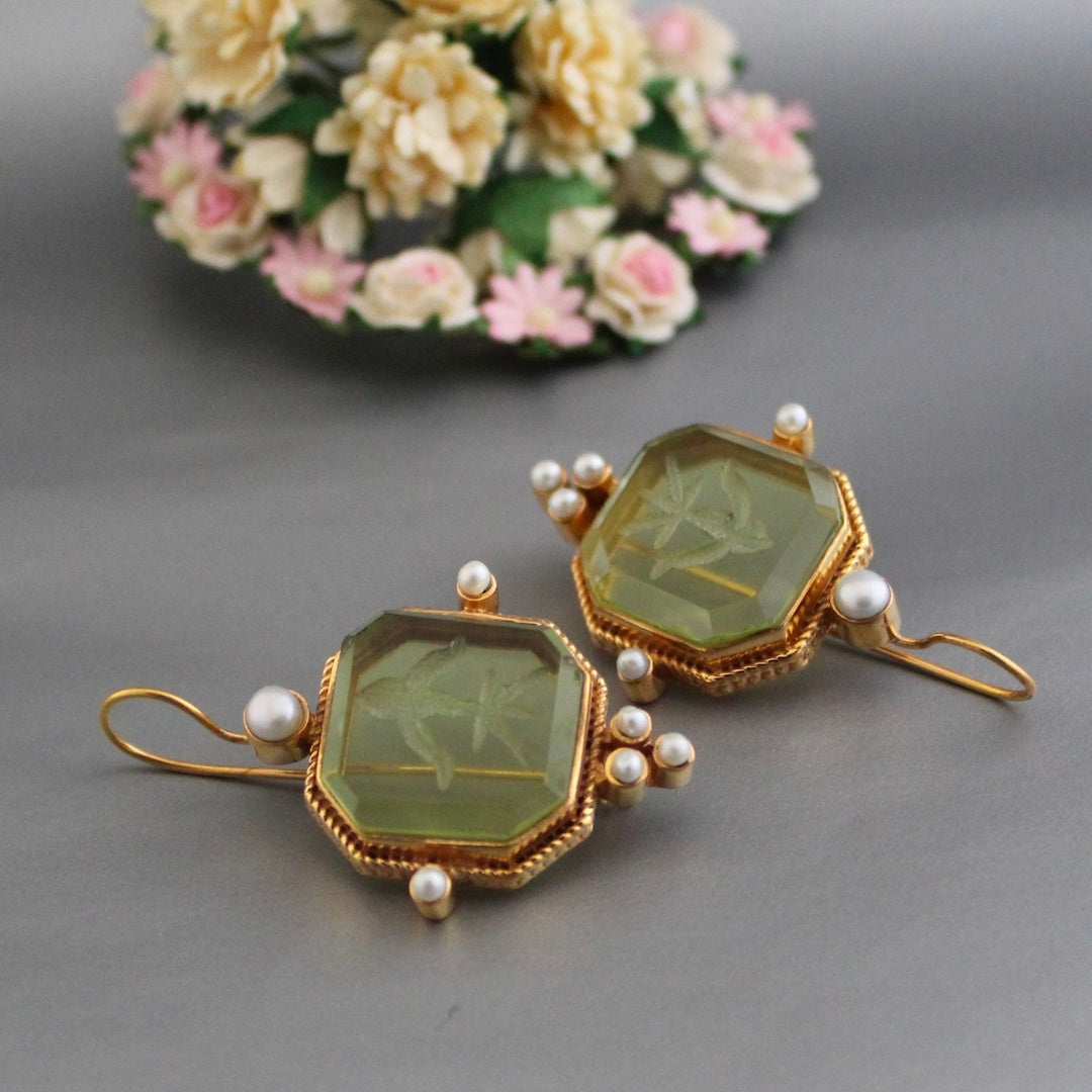 Vintage Groene Oorbellen met Parels