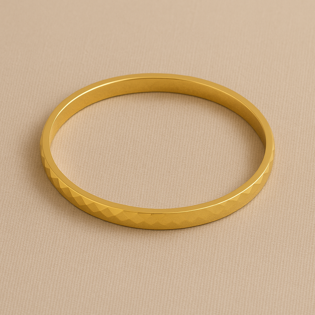 Margrit | Minimalistische Gehamerde Bangle Armband