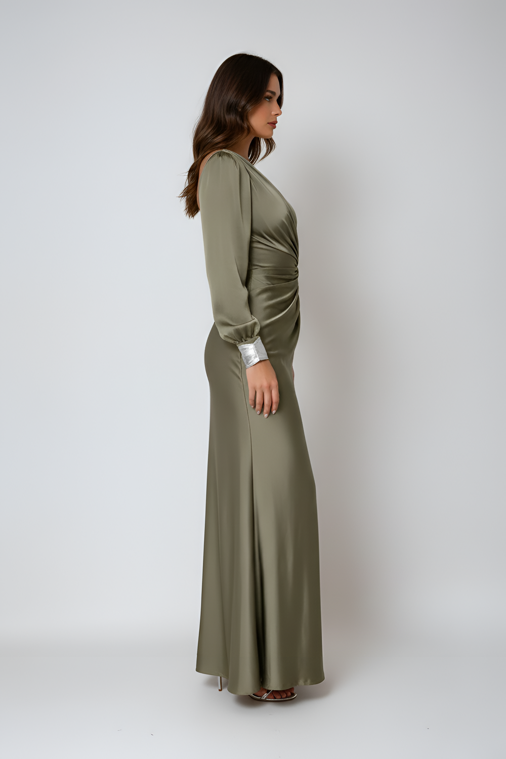 Robe de gala maxi élégante slim fit avec une épaule dénudée et fente