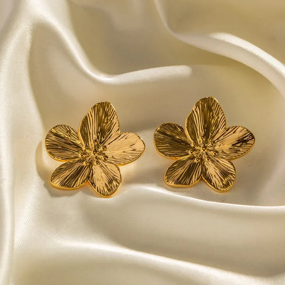 Penne | Boucles d’oreilles statement en forme de fleur
