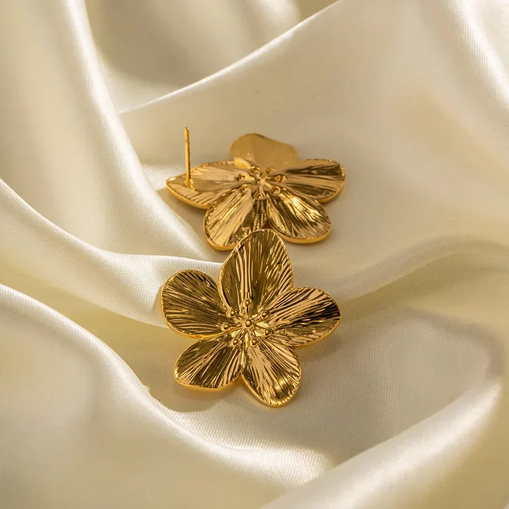 Penne | Boucles d’oreilles statement en forme de fleur