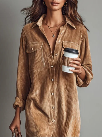 Robe chemise en velours côtelé pour femmes élégante avec fermeture à boutons et poches