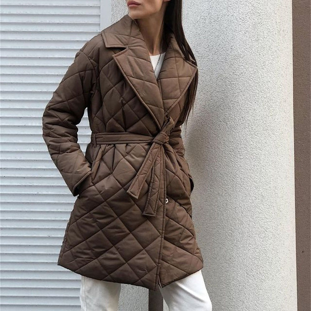 Comfortabele Dames Quilted Jacket met Ceintuur en Reverskraag
