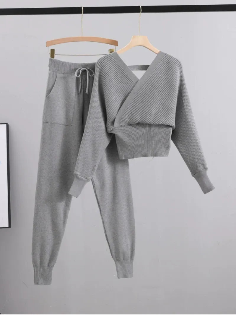 Comfortabele Dames Set met Ribgebreide Wrap Trui en Broek