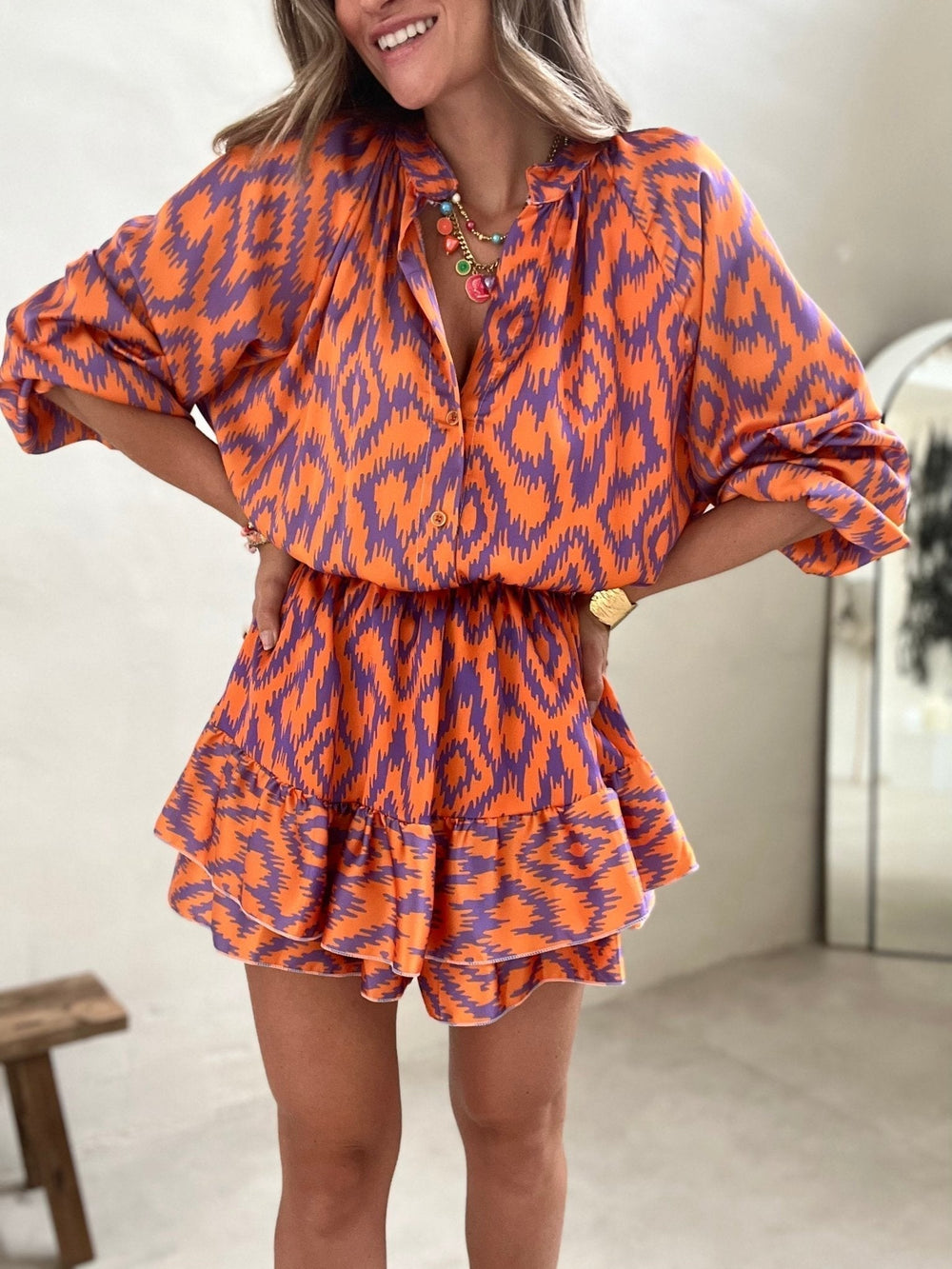 Combishort orange d'été pour femmes avec manches longues et volants
