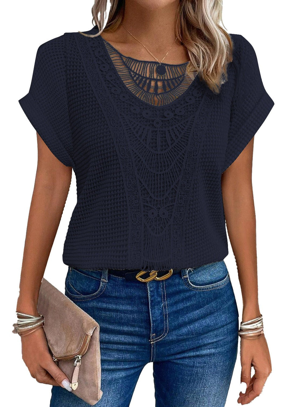 Blouse élégante pour dames avec détails en dentelle et manches courtes