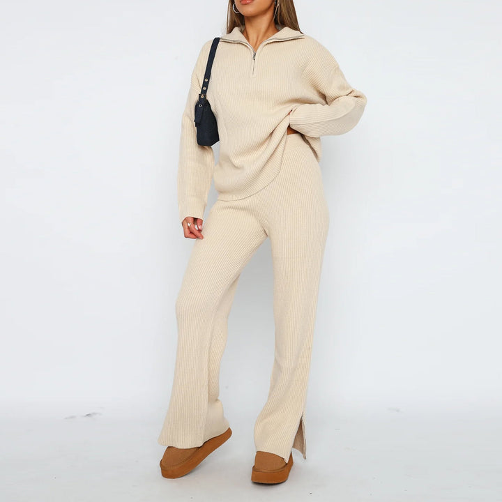 Kim | Knitted Set with Flared Pants and Zip Sweater