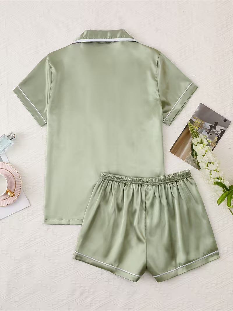 Zachte Satijnen Dames Pyjama Set met Korte Mouwen en Short