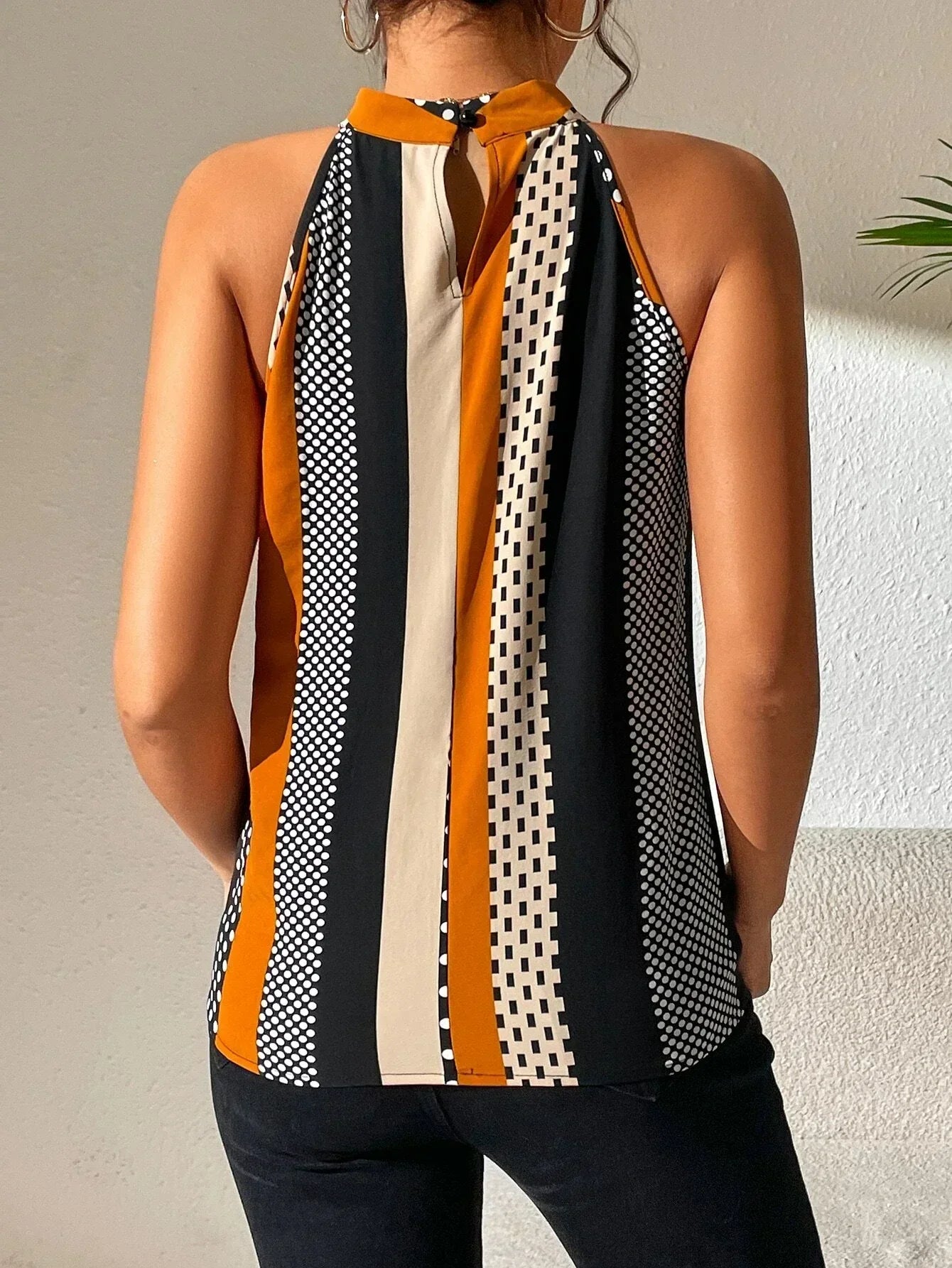 Jolien | Haltertop met Retro Print en Ruches