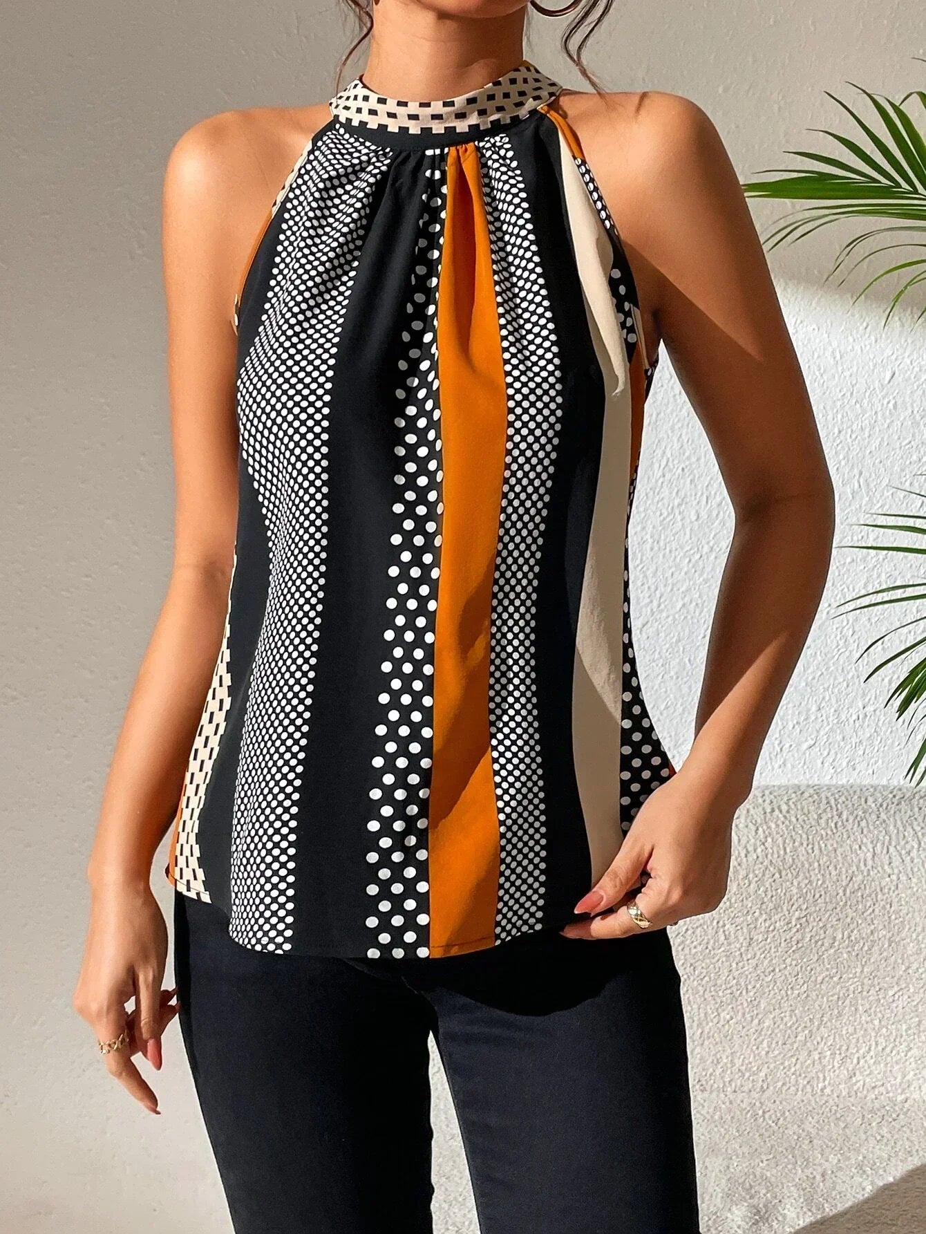 Jolien | Haltertop met Retro Print en Ruches