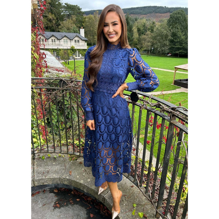 Robe midi en dentelle élégante pour femmes à manches longues