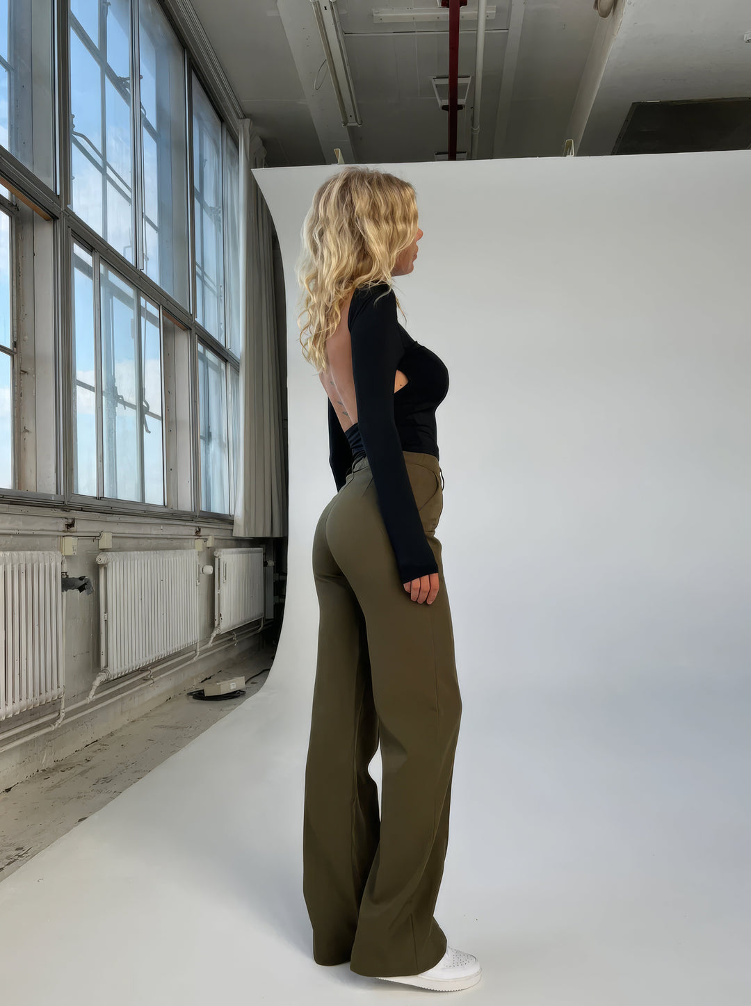 Arna | Pantalon taille haute élégant à jambe droite