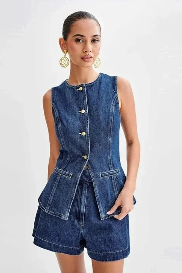 Stylowy zestaw dżinsowy damski z bezrękawnikiem i szortami