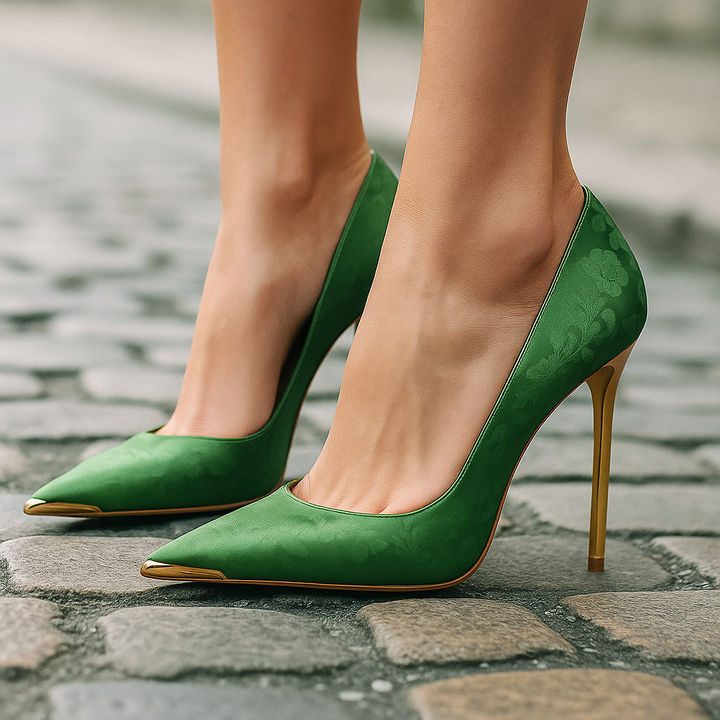 Sierlijke Satijnen Dames Pumps met Spitse Metalen Neus en Stiletto Hak