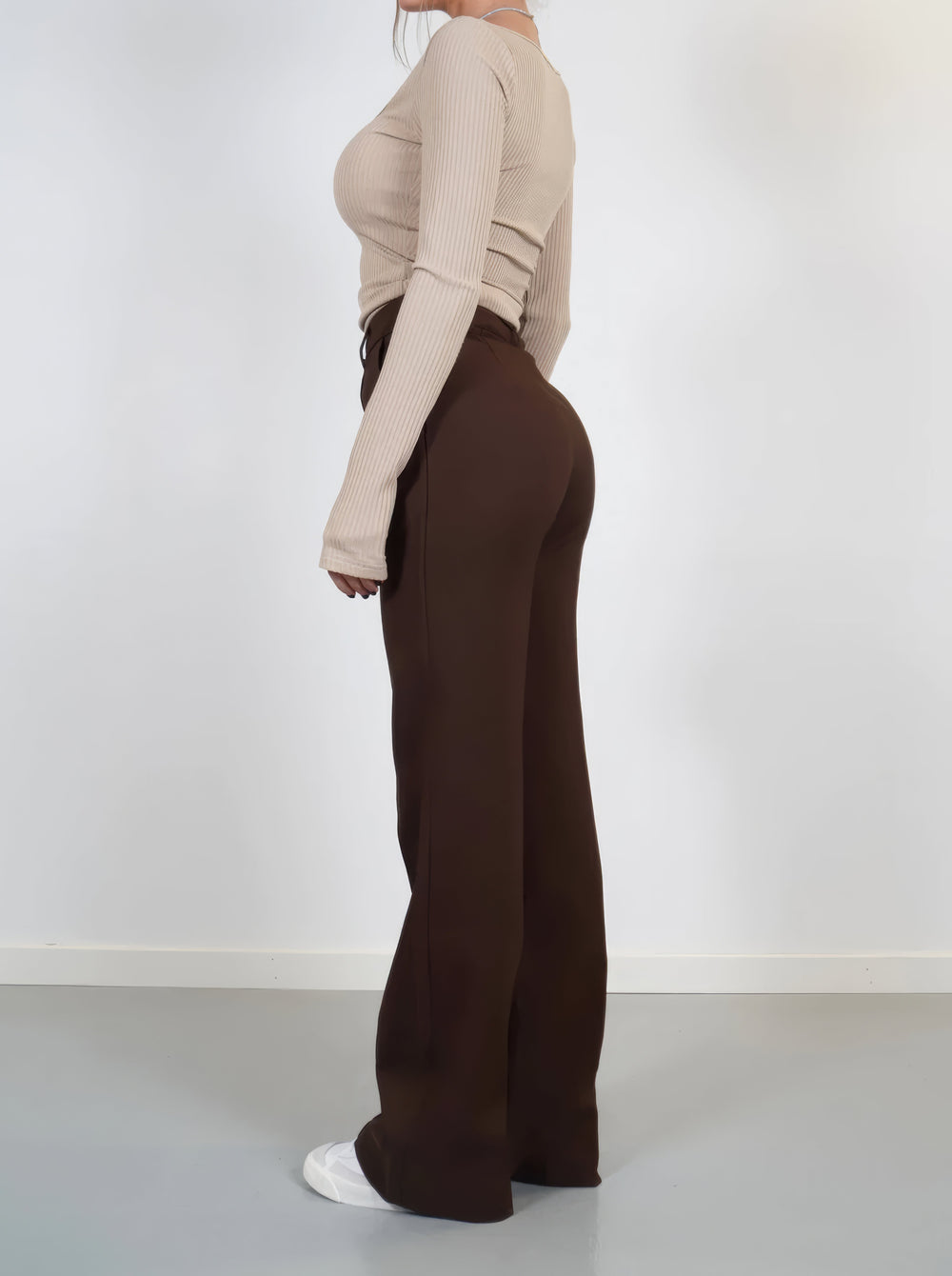 Arna | Pantalon taille haute élégant à jambe droite