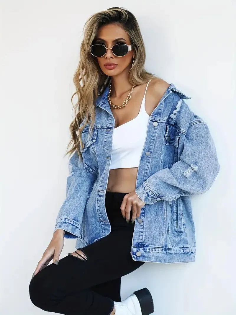 Oversize'owa damska kurtka jeansowa w rockowym stylu z zapięciem na zatrzaski