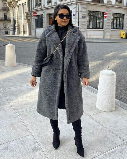Zachte oversized dames winterjas met lange teddy pasvorm