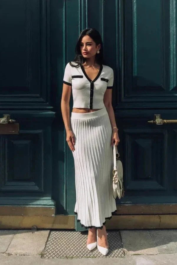 Biały damski komplet z plisowaną maxi spódnicą i krótkim topem