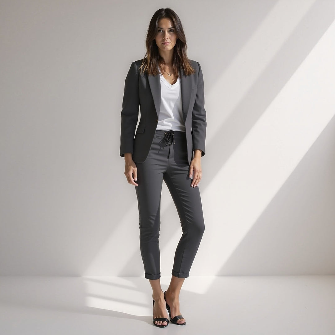 Stylowy dwuczęściowy damski komplet marynarka i spodnie slim fit