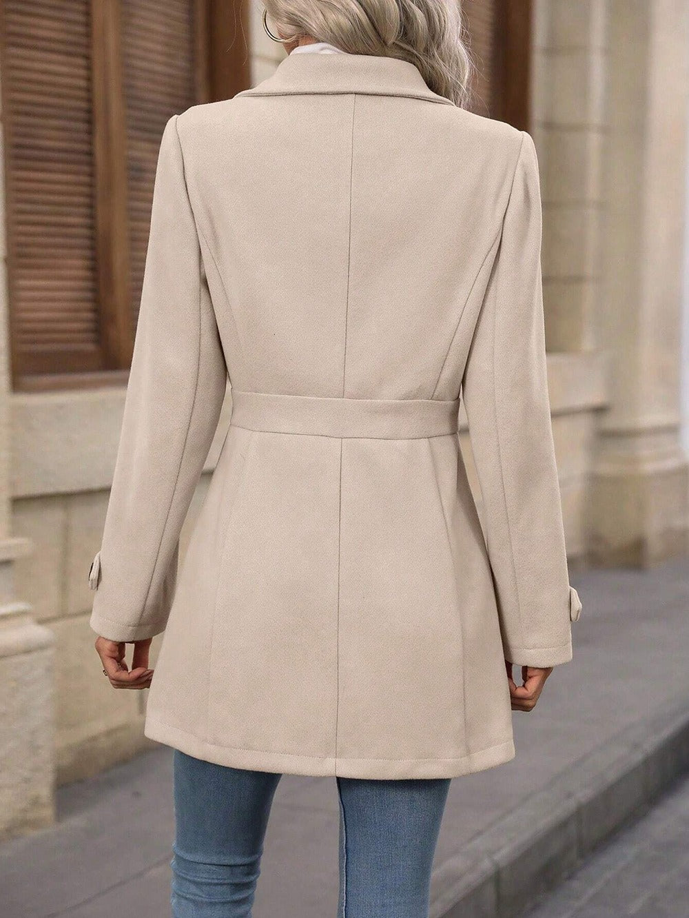 Trench-coat court pour femmes avec boutons et col classique