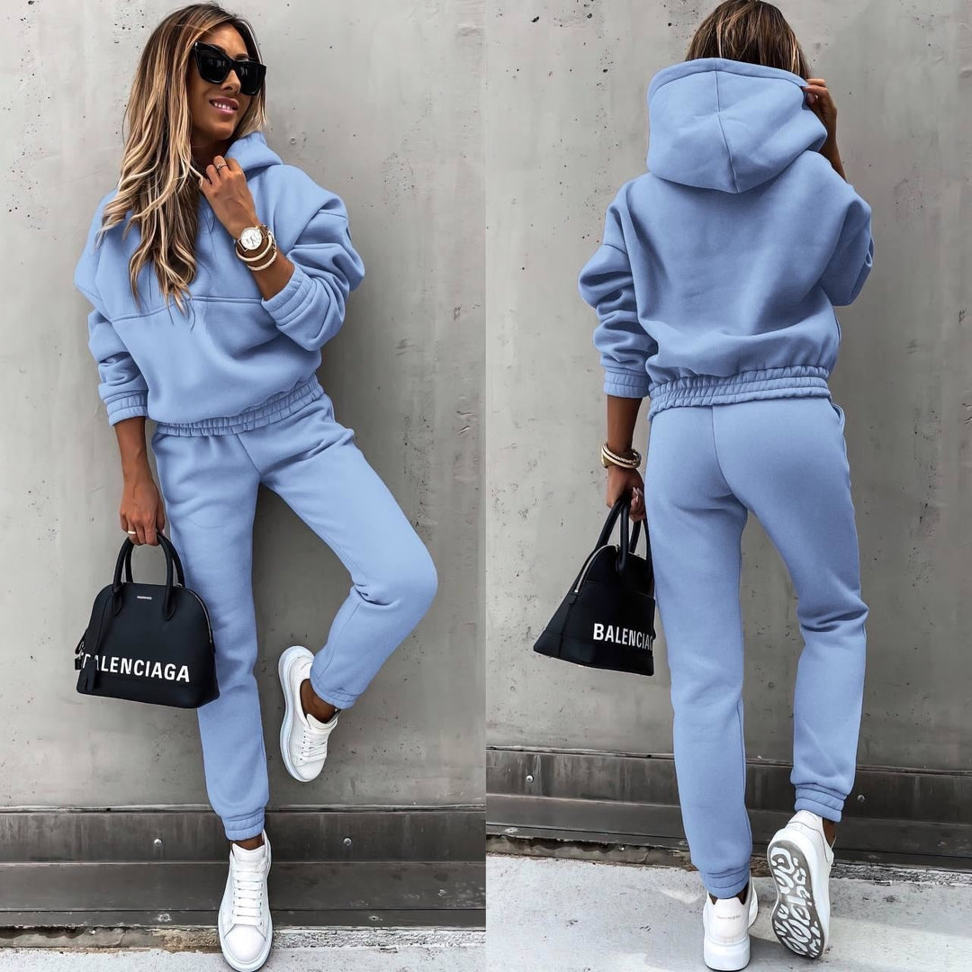 Survêtement tendance pour femmes avec sweat à capuche et jogging