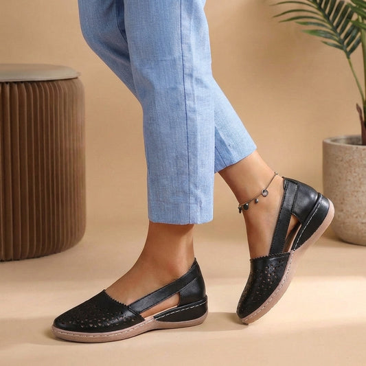 Orthopedic Women's Slip-Ons Made Of Leather With Cut Out Details