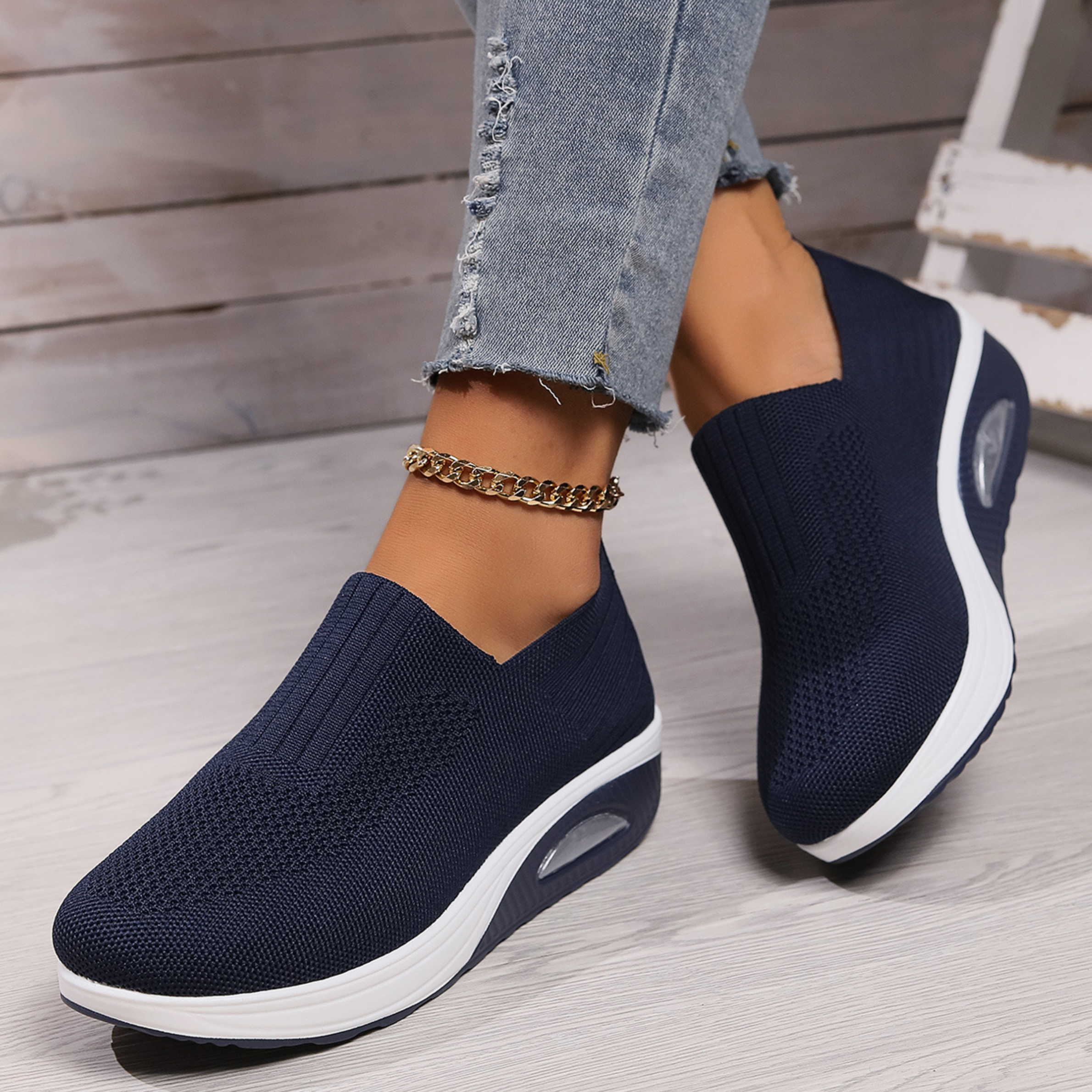 Navy blue / EU43