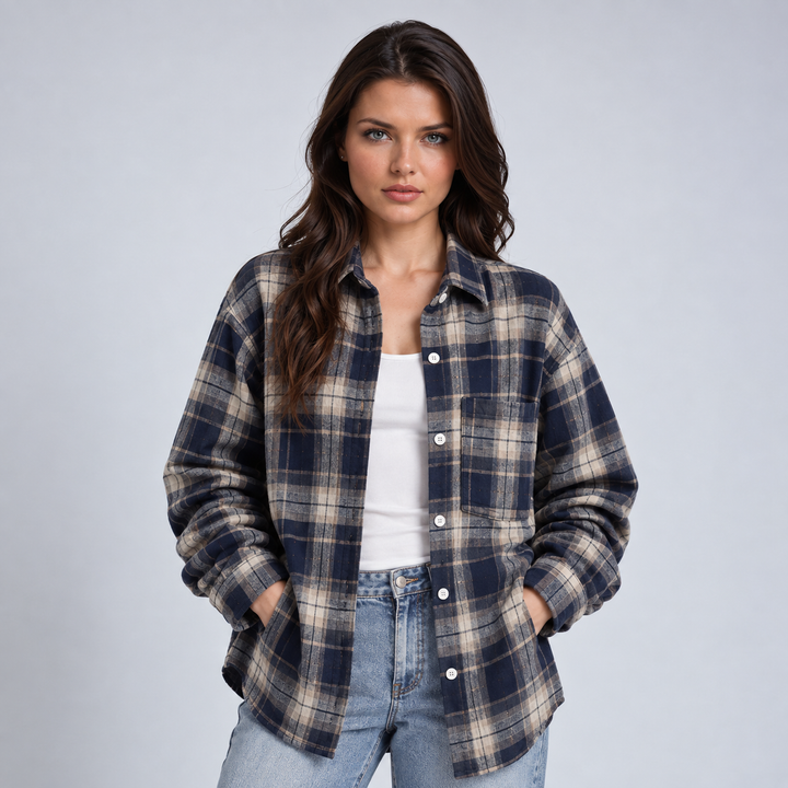 Oversized checked women's shirt with chest pocket and button fastening