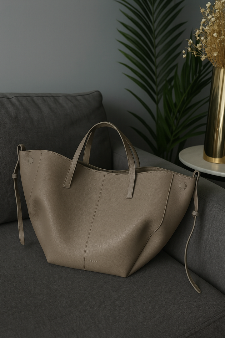 Vintage Chic Women's Tote Bag with Spacious Inner Pockets