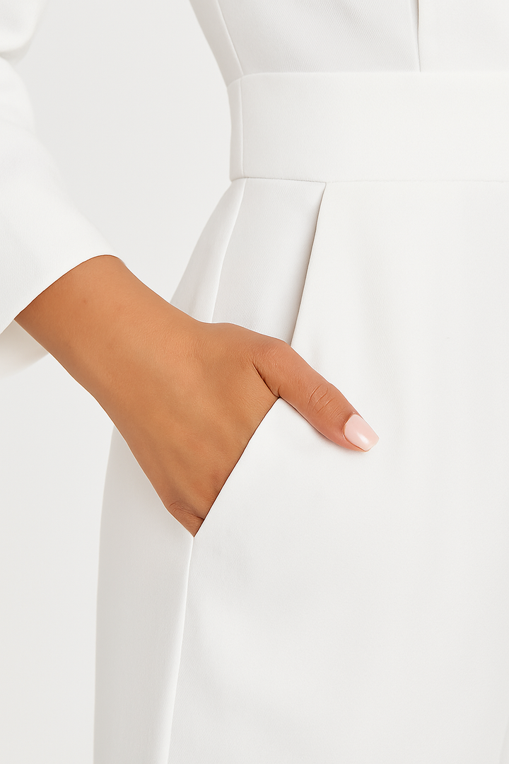 Chic Tailored Women's Jumpsuit with Long Sleeves and Blazer Collar