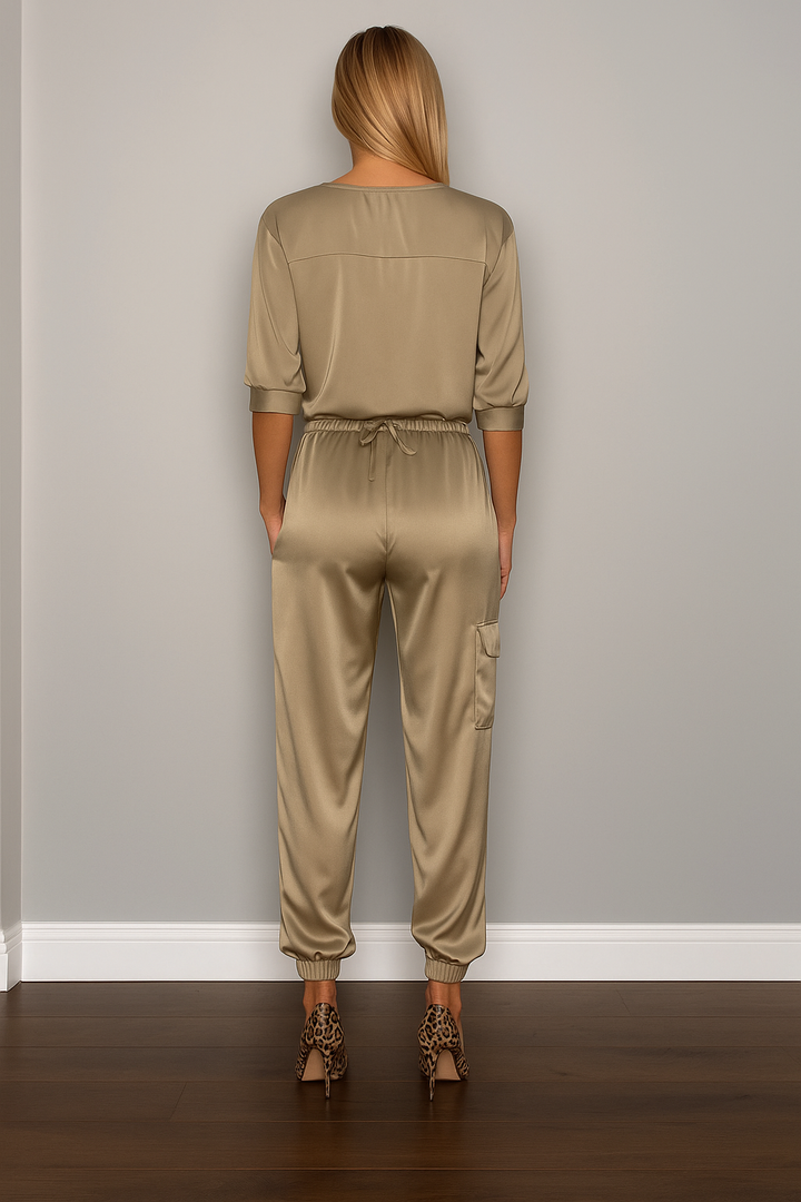 Ensemble femme luxueux 2 pièces en satin avec pantalon cargo et top ample