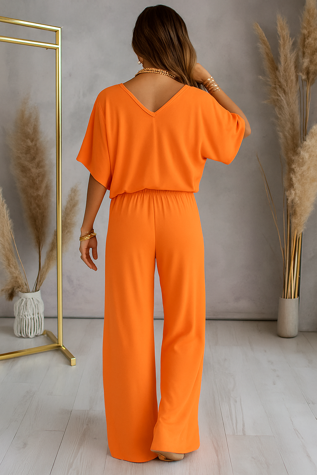 Jaantje | Letni zestaw do relaksu z szerokimi spodniami i topem z dekoltem w serek