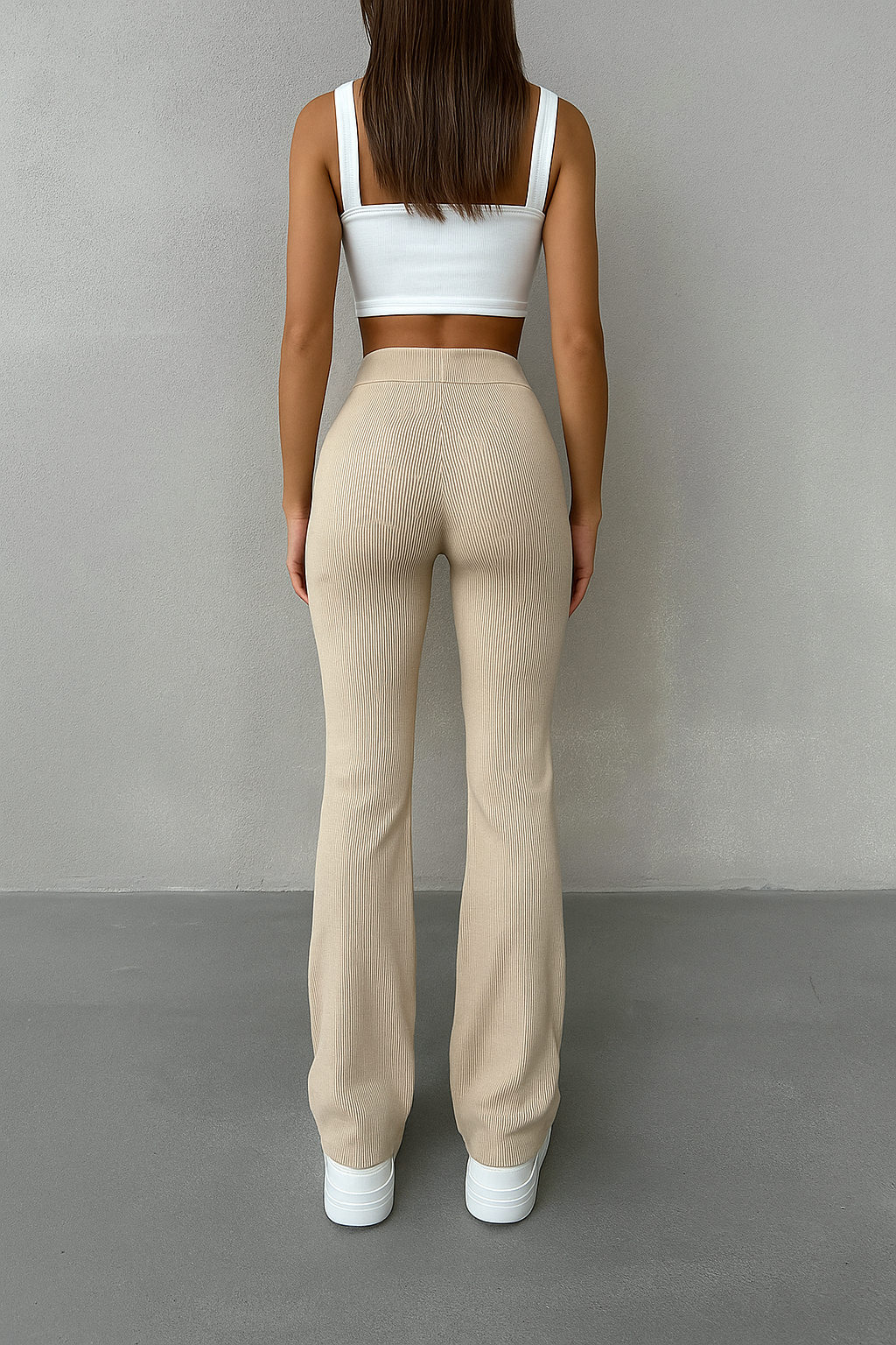 Stijlvolle Dames Broek Met Hoge Taille En Uitlopende Pijpen