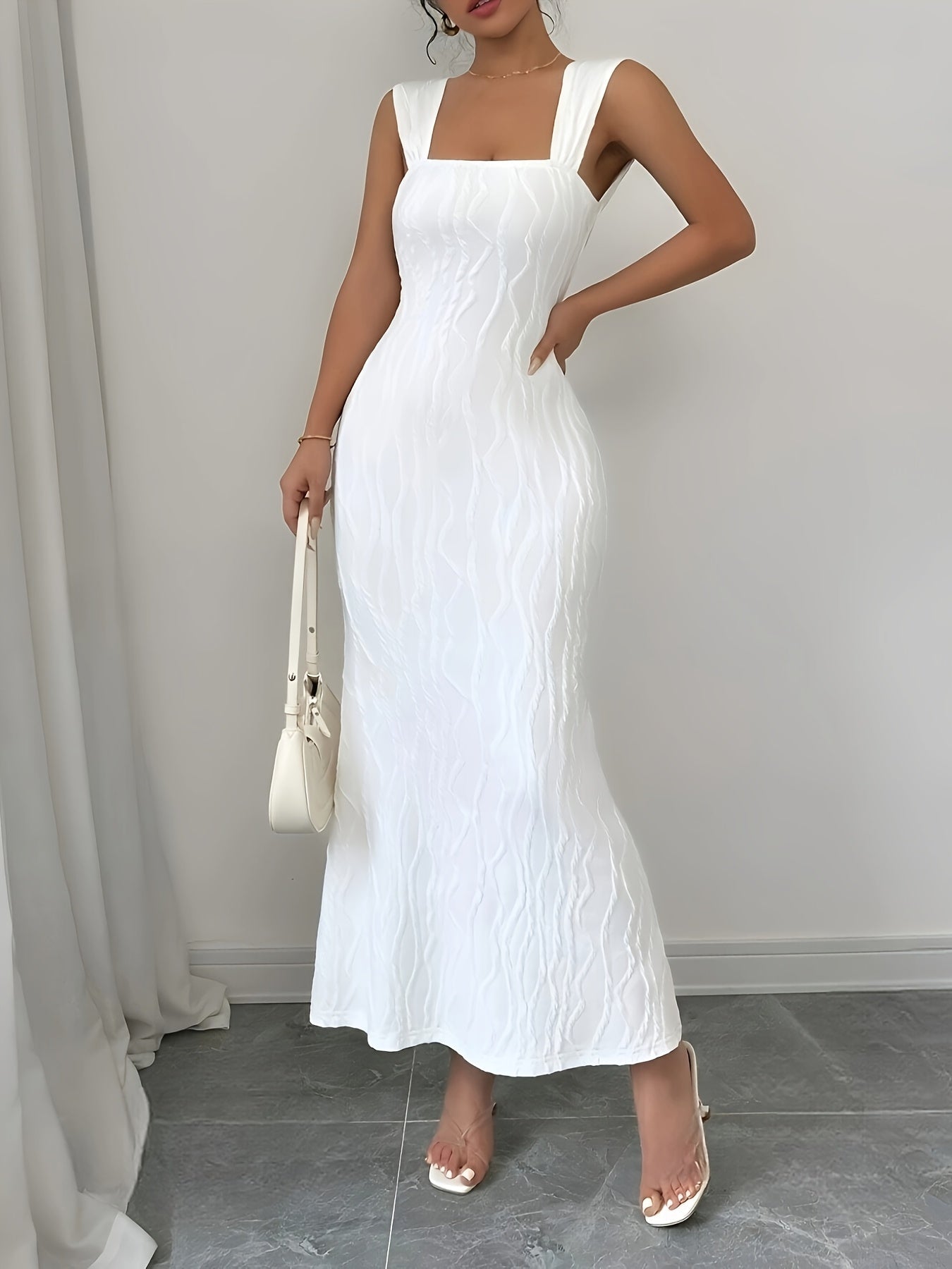 Carlyn | Elegante Getailleerde Maxi Jurk met Brede Bandjes