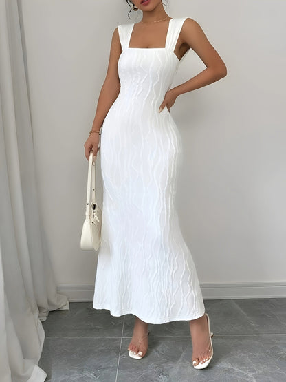 Carlyn | Elegante Getailleerde Maxi Jurk met Brede Bandjes