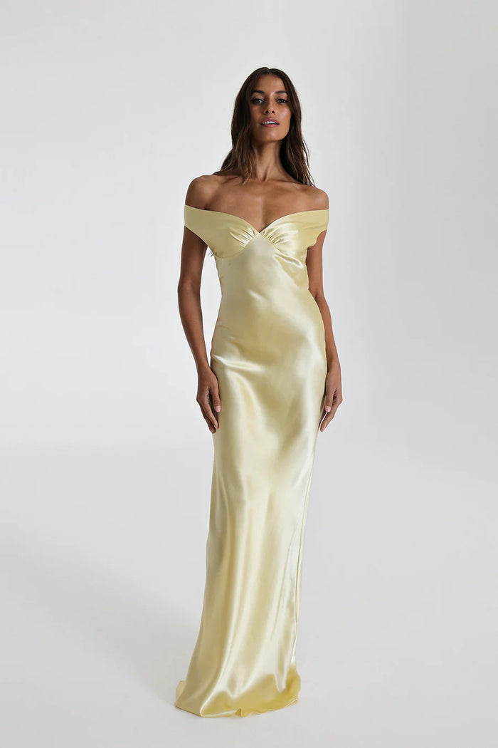Ceci | Elegante Satijnen Avondjurk met Off-Shoulder Design