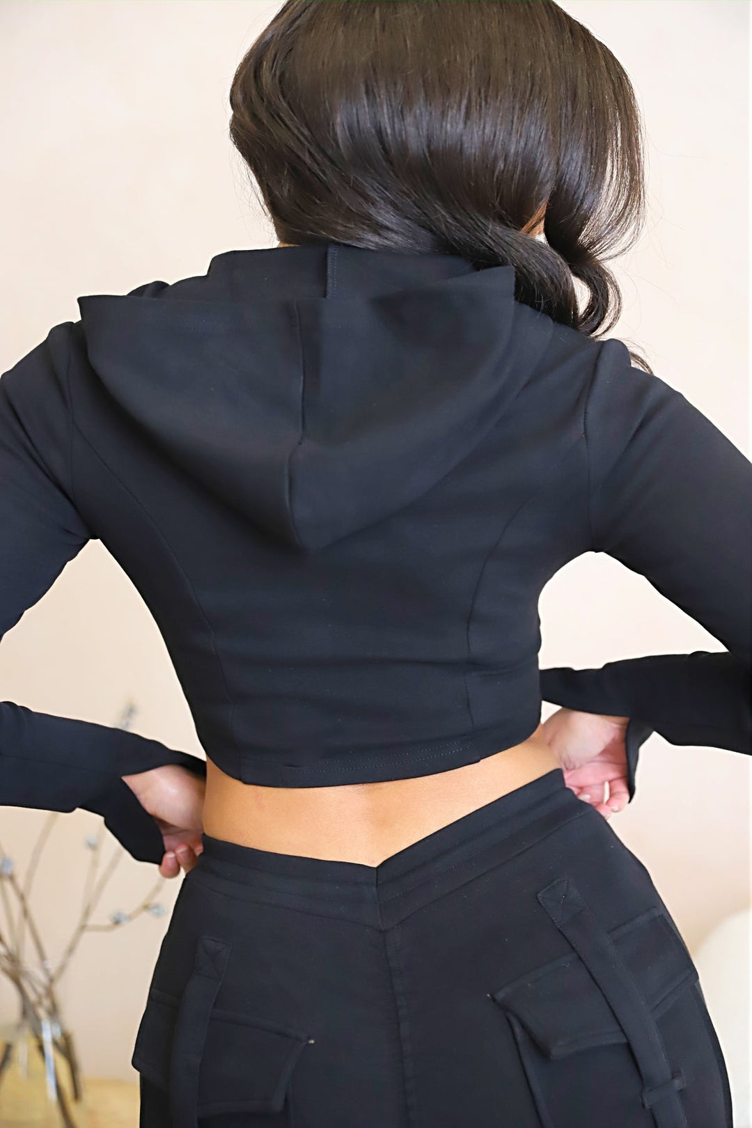 Ensemble Décontracté de Loungewear pour Femme avec Hoodie Court et Pantalon de Jogging