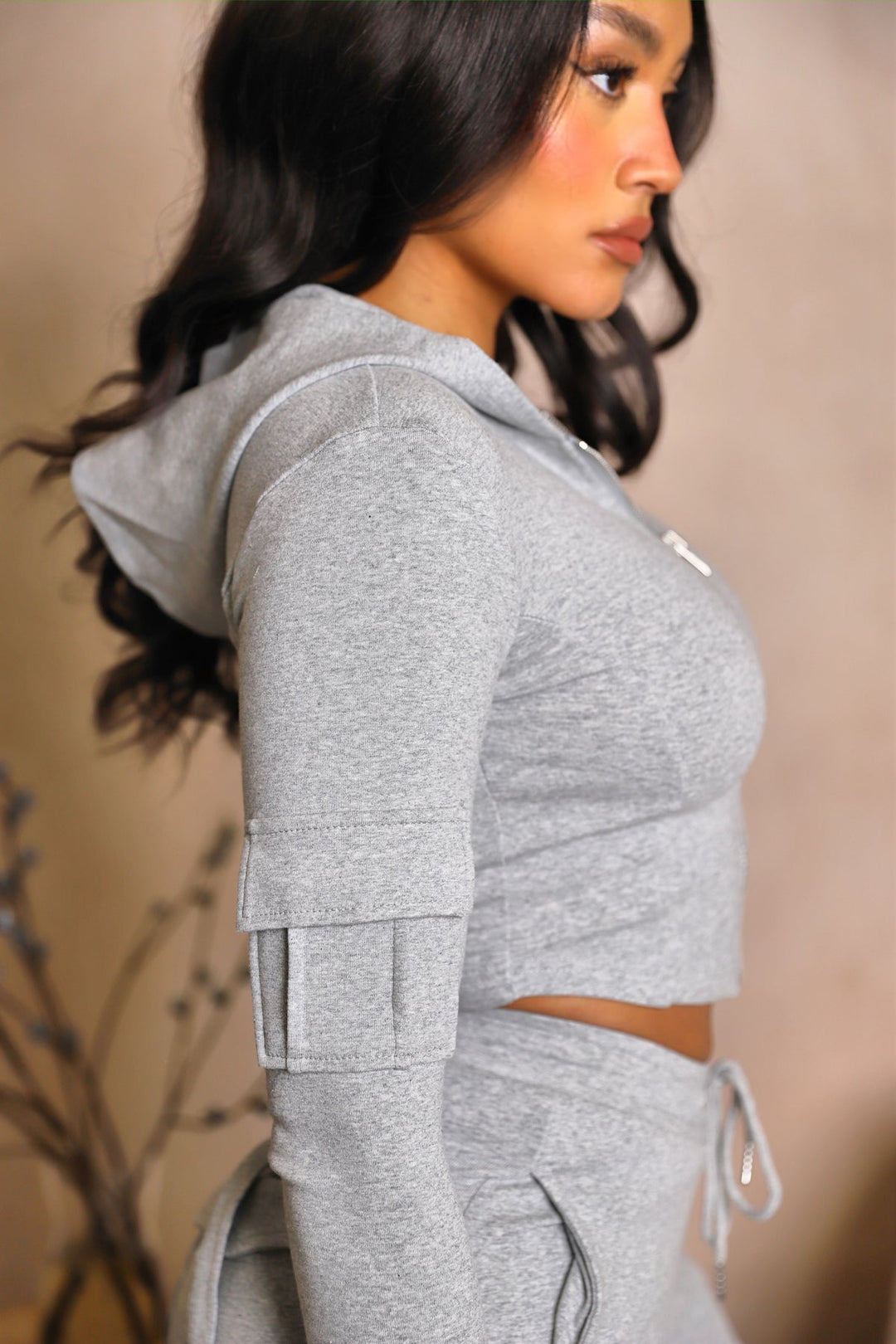 Ensemble Décontracté de Loungewear pour Femme avec Hoodie Court et Pantalon de Jogging
