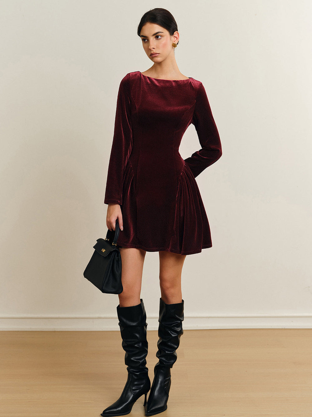 Elegant Red A-line Velvet Women's Mini Dress with Long Sleeves