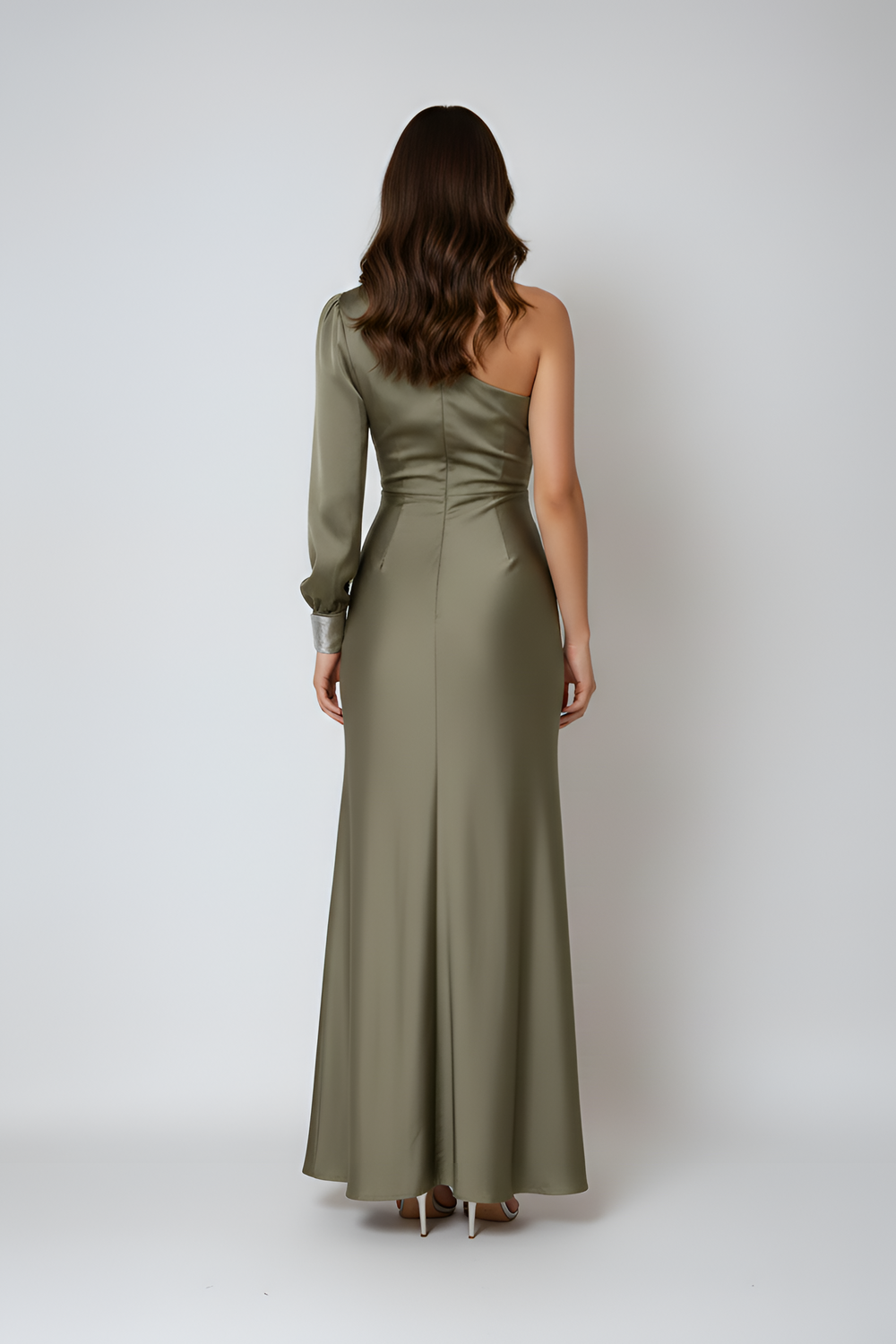Robe de gala maxi élégante slim fit avec une épaule dénudée et fente