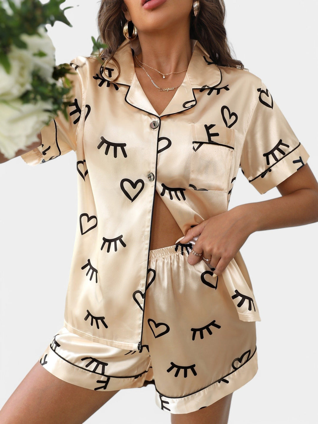 Ensemble Pyjama Satiné Doux pour Femme avec Manches Courtes et Short