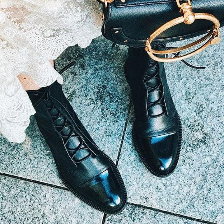 Bottines En Cuir Tendance Femme Avec Lacets Et Semelle Robuste