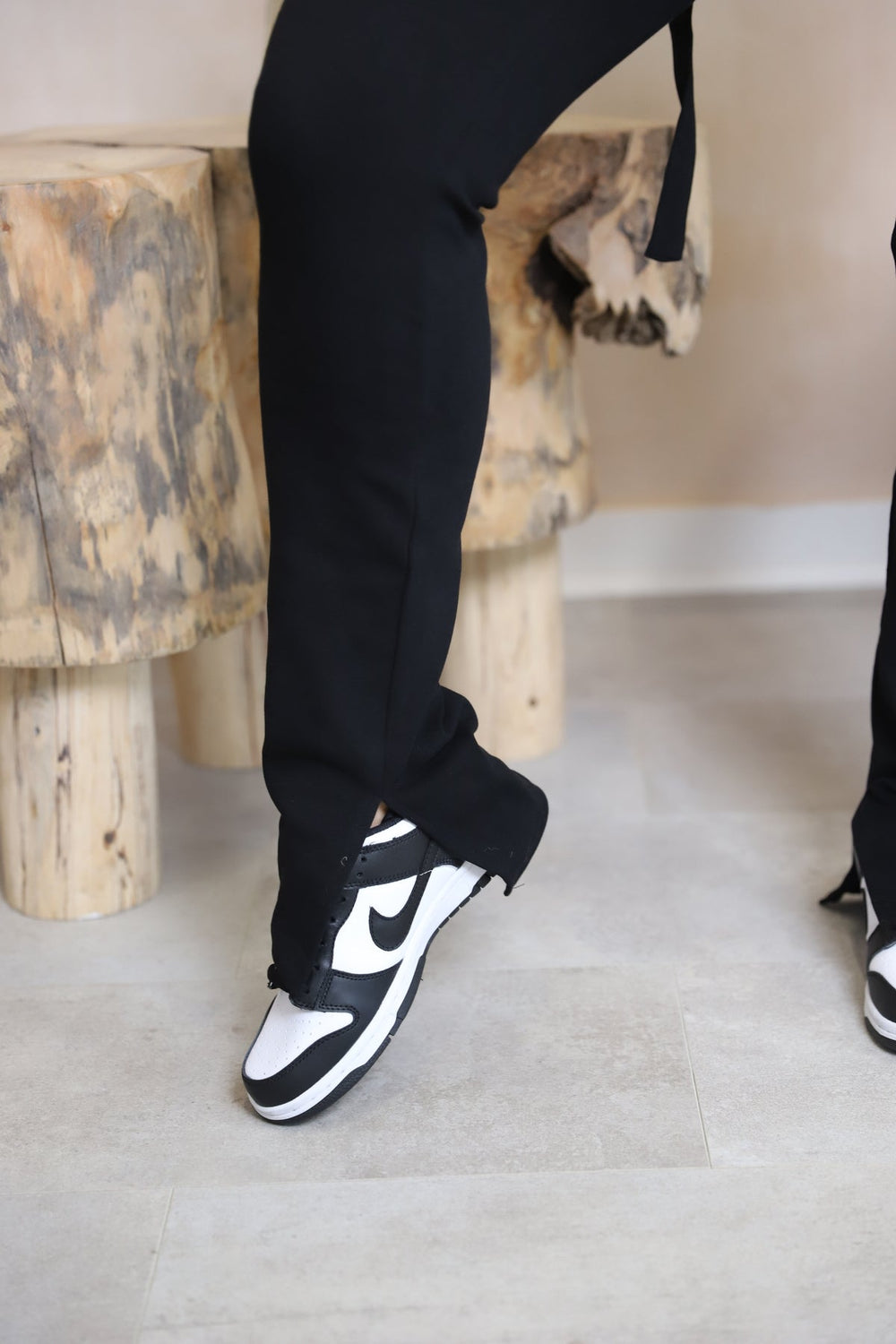 Casual Women's Loungewear Set with Cropped Hoodie and Joggers