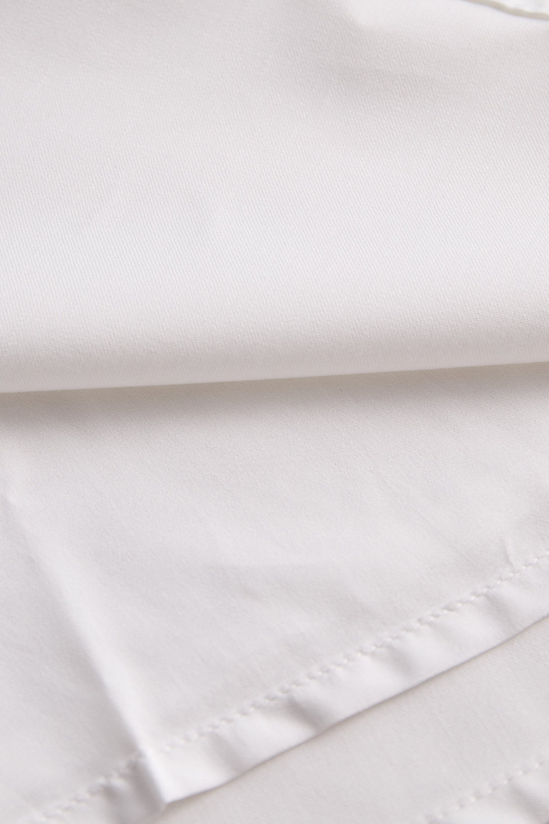 Top halter tendance pour femmes avec col et détail à nouer