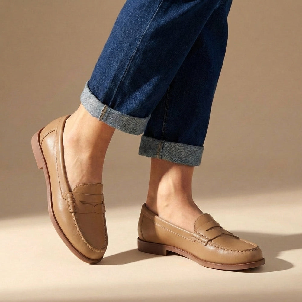 Stylowe damskie skórzane loafersy typu penny z wsuwanym fasonem i niskim obcasem
