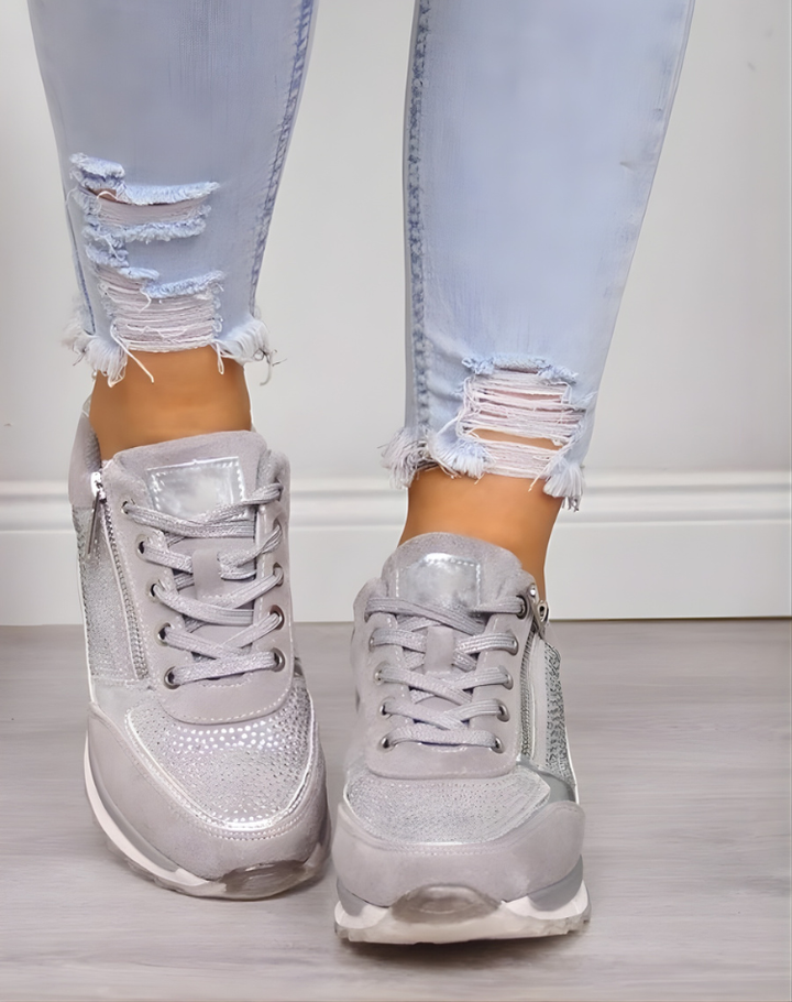 Lekkie sneakersy damskie z detalem na zamek i siateczką