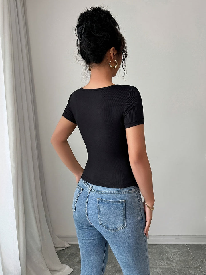 Briyana | Elegante Top met 3D Bloemaccent