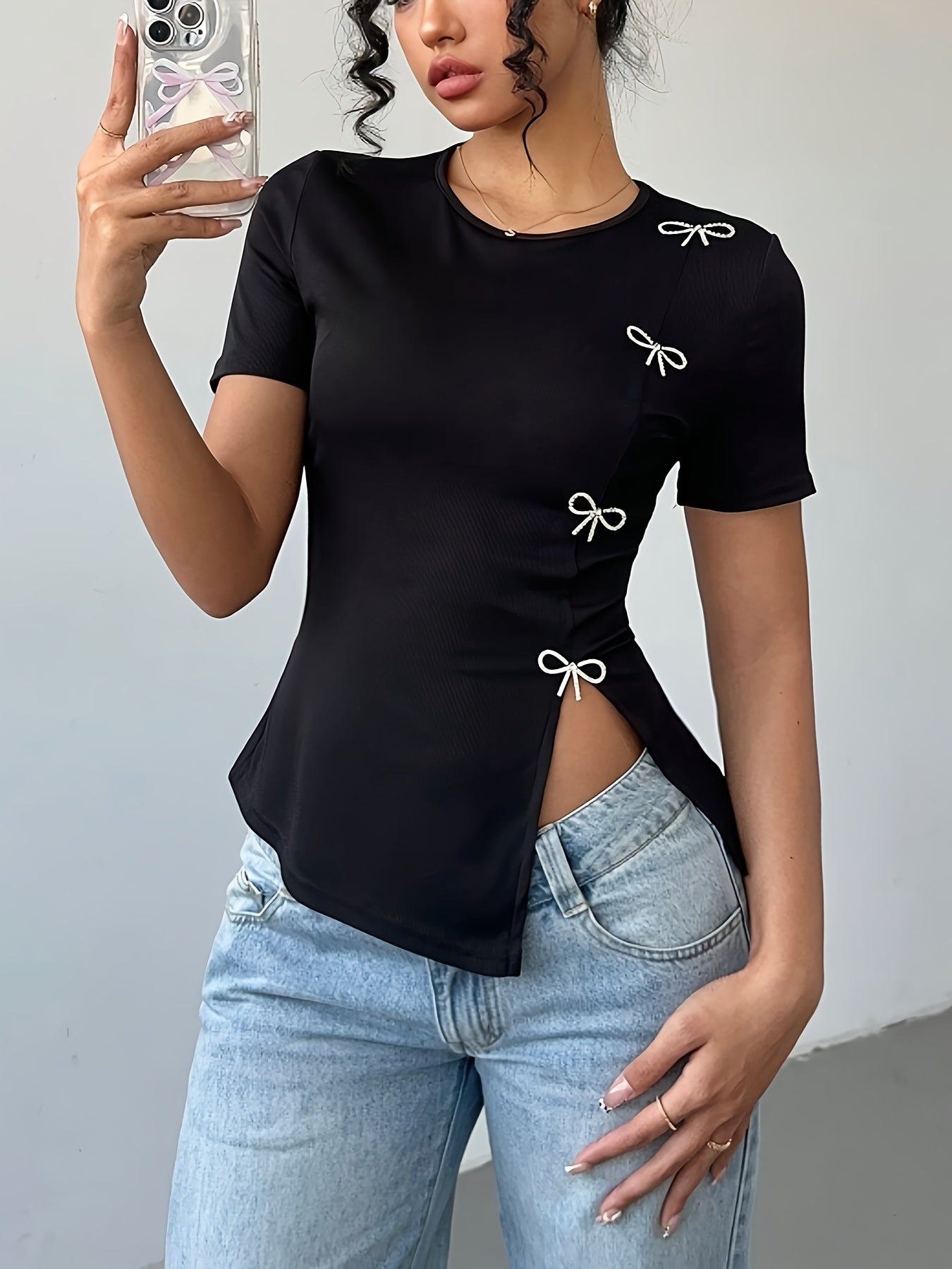 Cyndi | Asymmetrische Top met Strikdetails en Zijsplit
