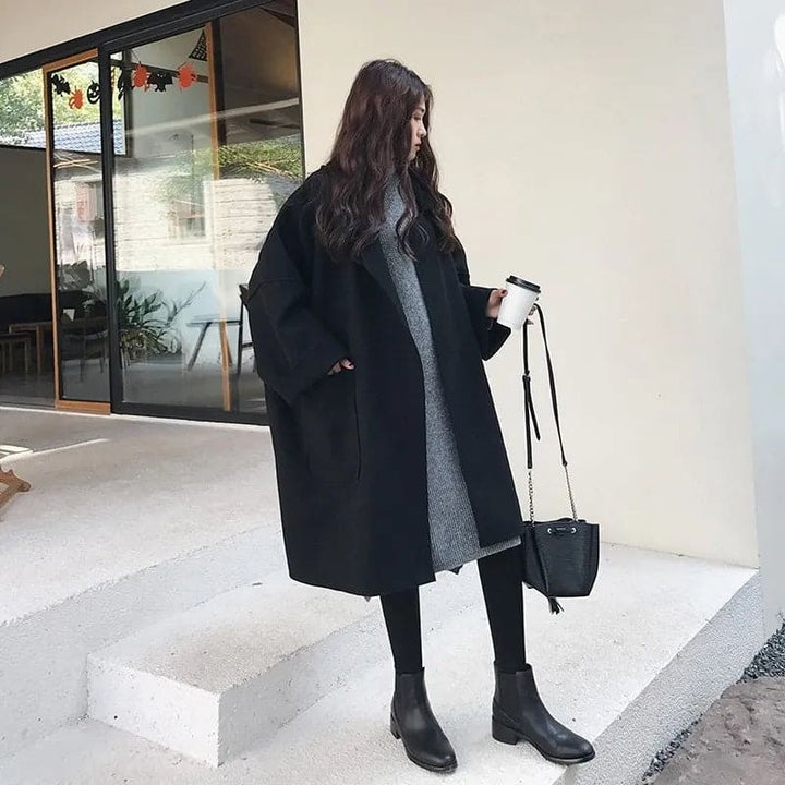 Oversized Elegant Women's Wool Coat with Large Pockets